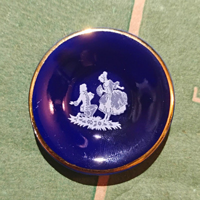Blue & White Ceramic Saucer Round Glossy Finish Figural Scene Gold Trim