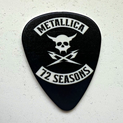 Metallica/James Hetfied s personalised guitar pick.