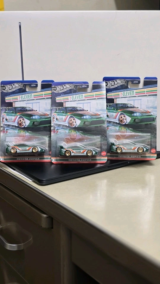 Paquete de 3 Toyota Supra exclusivo 7/11 7-Eleven de Hot Wheels Silver Series 2025 🌟🌟 Foto 2 de 4
