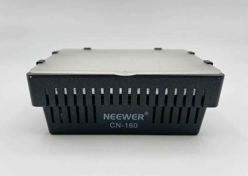 Neewer 160 LED CN-160 Dimmable Ultra High Power Panel Digital Camera Light w/Dif - Image 3 of 4