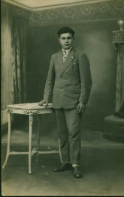 Altes Foto Portrait eines jungen Vendée im Studio La Roche-Sur-Yon