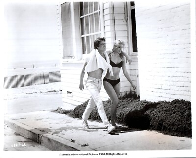 Christopher Jones + Yvette Mimieux in Three in the Attic (1968)   Photo K 692