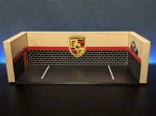 Porsche Hot Wheels Garage Diorama 1:64 Diecast