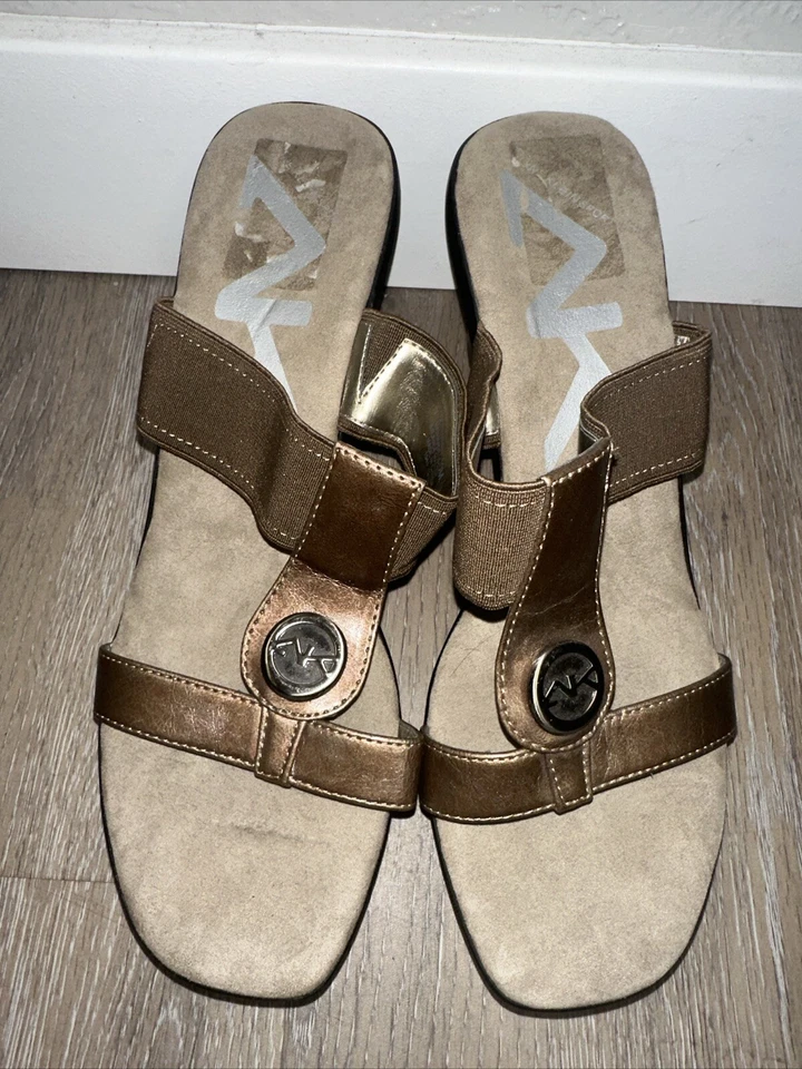 Anne Kline Slip On Open Toe Suede Buckle Accent Size 10M Two Tone - Image 2 of 4