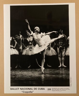 Ballet Nacional de Cuba performance ballet ballerina photo Lorna Feijóo 2001