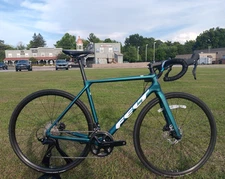 54cm Felt FR Advanced 105 Carbon Fiber Road Race Bike Shimano 12 speed