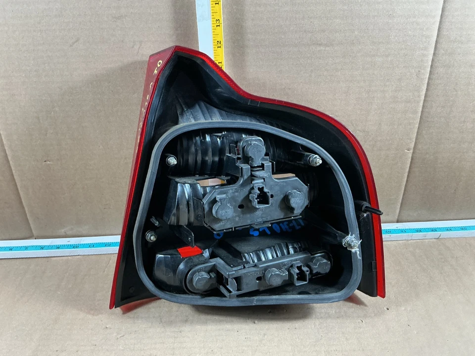 1999-2003 Volvo S80 Rear Left Driver Side Tail Light Assembly - Image 4 of 4