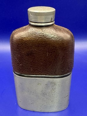 Vintage englischer Spirituskolben aus Leder & Metall um 1950 - Made in England