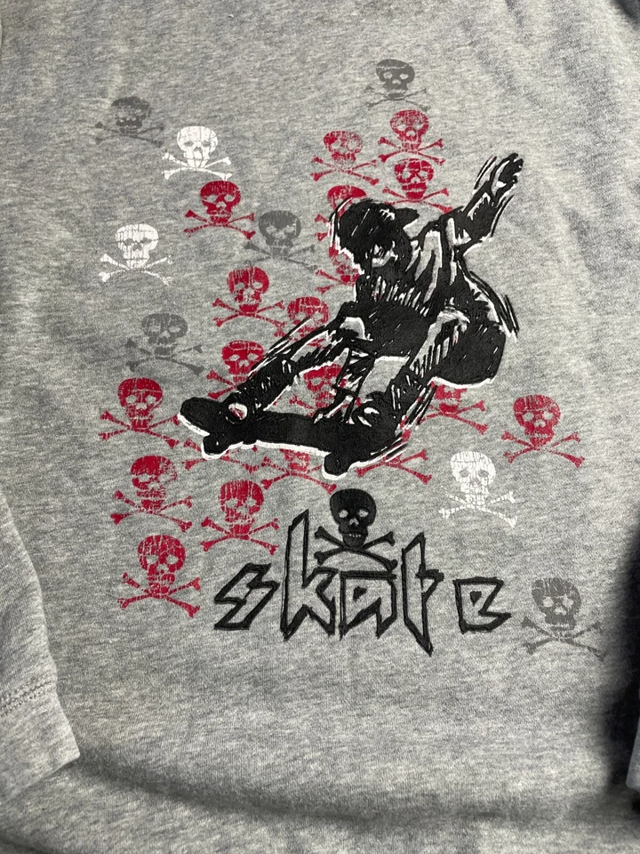 Suéter Joe Boxer Niños Talla XL (14/16) Gris "Skateboard Calavera Estampado" Cuello Redondo Foto 4 de 4