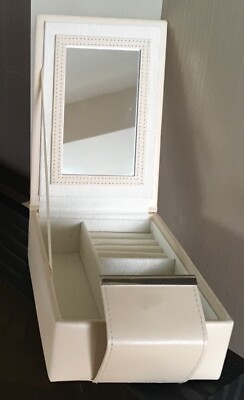 ECHT LEDER SCHMUCKETUI ~ M & S CREME ~ 6 X 4 X 2 INS ~ NEU MIT KLEINEN MÄNGELN