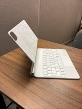 Apple Magic Keyboard for iPad Pro 11" 1st/2nd/3rd/4th Air 4th/5th White A2261