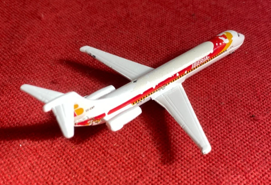 MAJORETTE Modellino Aereo IBERIA DOUGLAS McDonnell 80 Metallo 1:600 circa - Immagine 2 di 3