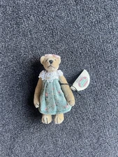 COTTAGE COLLECTIBLES Miniatures by Ganz KELLY the Bear By Mary Holstad
