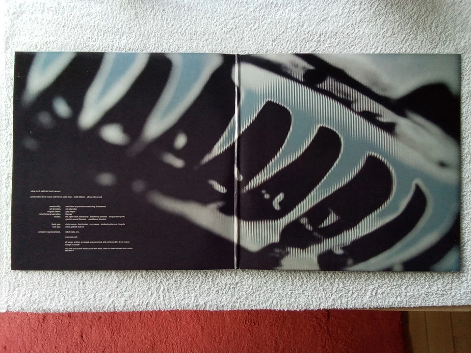 2 X Vinyle lp 3 faces. NINE INCH NAILS. Pretty Hate Machine - Photo 3/4