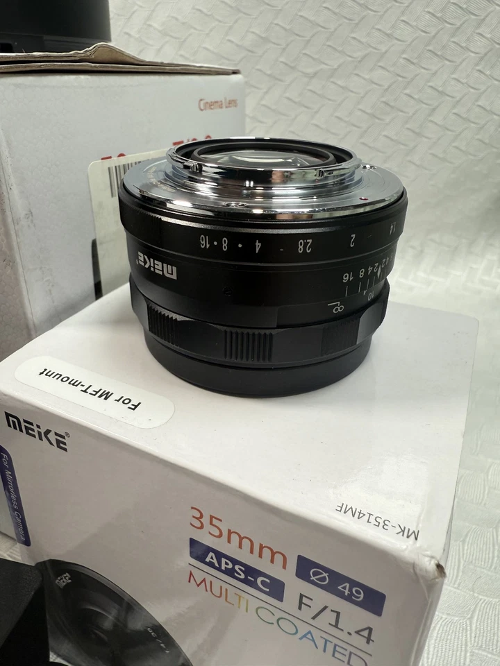 Panasonic Lumix GH7 Mirrorless Camera Kit w/ Meike 50mm T2.2 + 35mm Cage, Box - Image 4 of 4