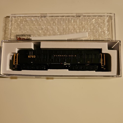 Atlas N FM H-24-66 Trainmaster Pennsylvania PRR #6703 ESU DCC Sound LED 40005419 | Condition: New