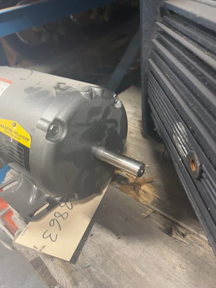 NEW NO BOX NM3534 ABB BALDOR .33HP 1725RPM 3PH 60HZ 56  TENV F1 - Image 2 of 3