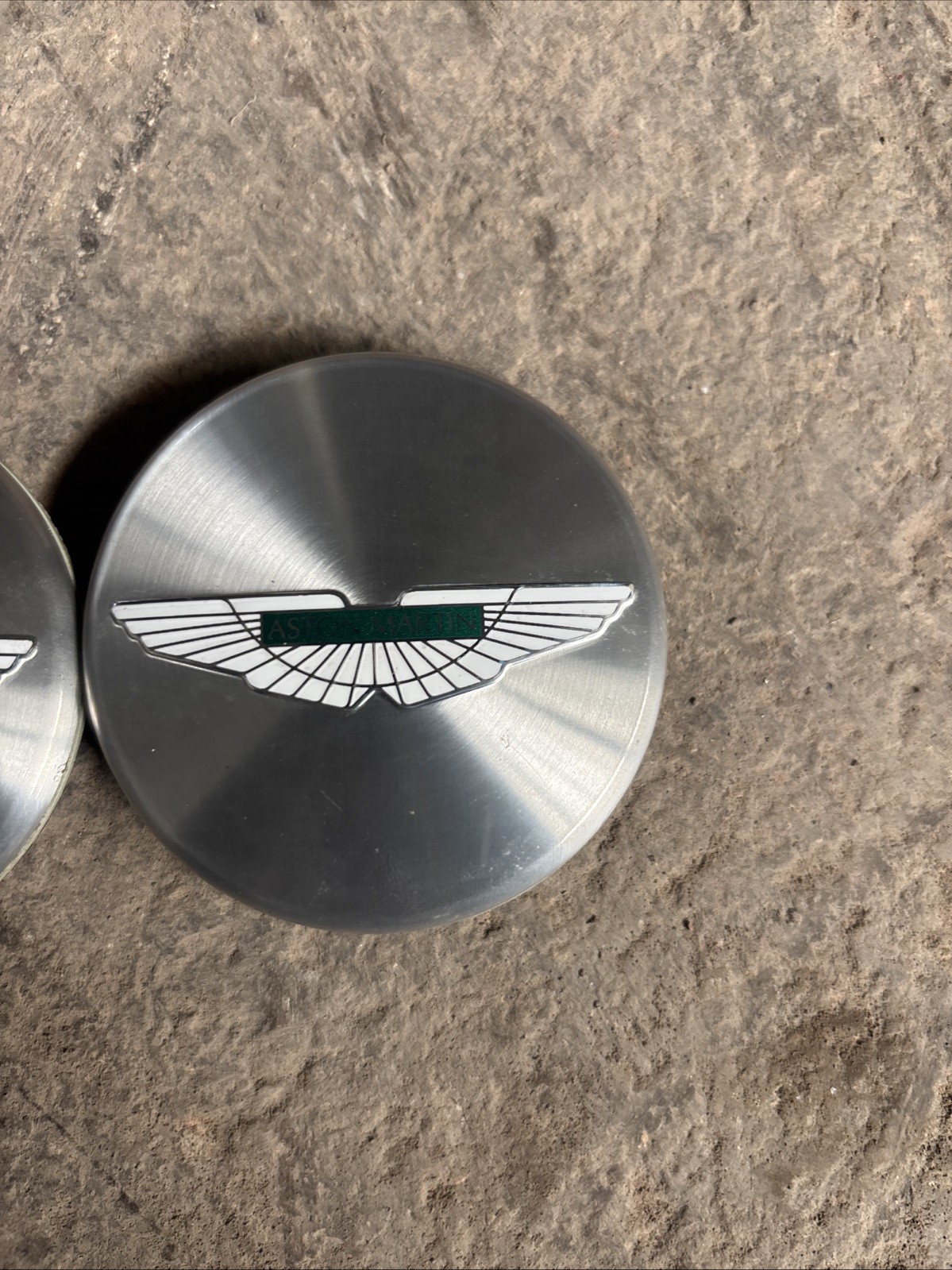 Aston Martin Wheel Centre Cap Green/Silver 2