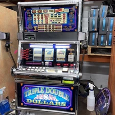 IGT S2000  Triple Double Dollars Slot MACHINE