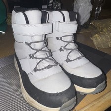 Cat and Jack Winter Boots Size 5