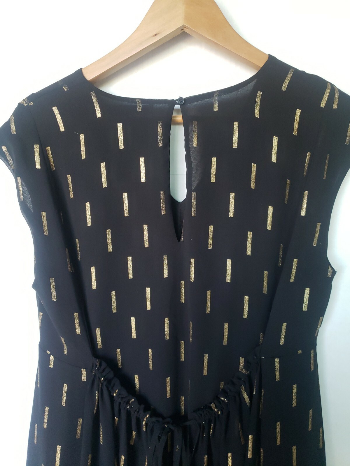 COLLECTIVE CONCEPTS WOMEN'S DOLMAN PARTY DRESS BLACK & GOLD DASH PRINT MEDIUM M 