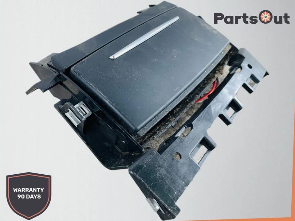 11-18 AUDI A8 QUATTRO - REAR Console Cigarette Lighter Power Outlet Assembly OEM - Imagem 3 de 4