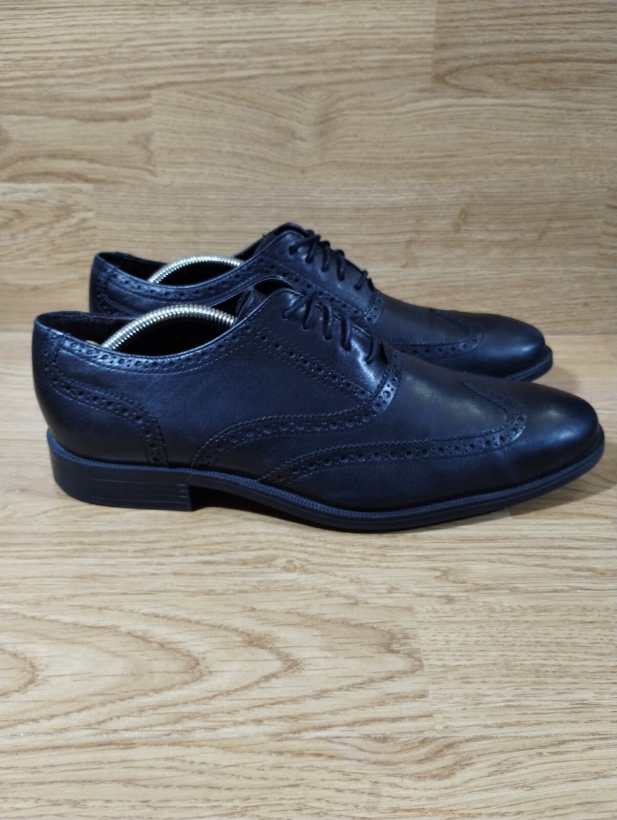 SAOLA Scarpe eleganti Cole Haan C12492 Batlin Oxford Wingtip in pelle nera da uomo 10 5 M