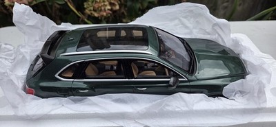 GT Sprit Bentley Bentayaga 1:18 Model Car Resin