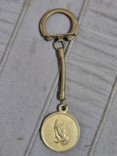 Vtg Praying Hands Christian God Grant Me The Serenity Prayer Keychain Key Ring