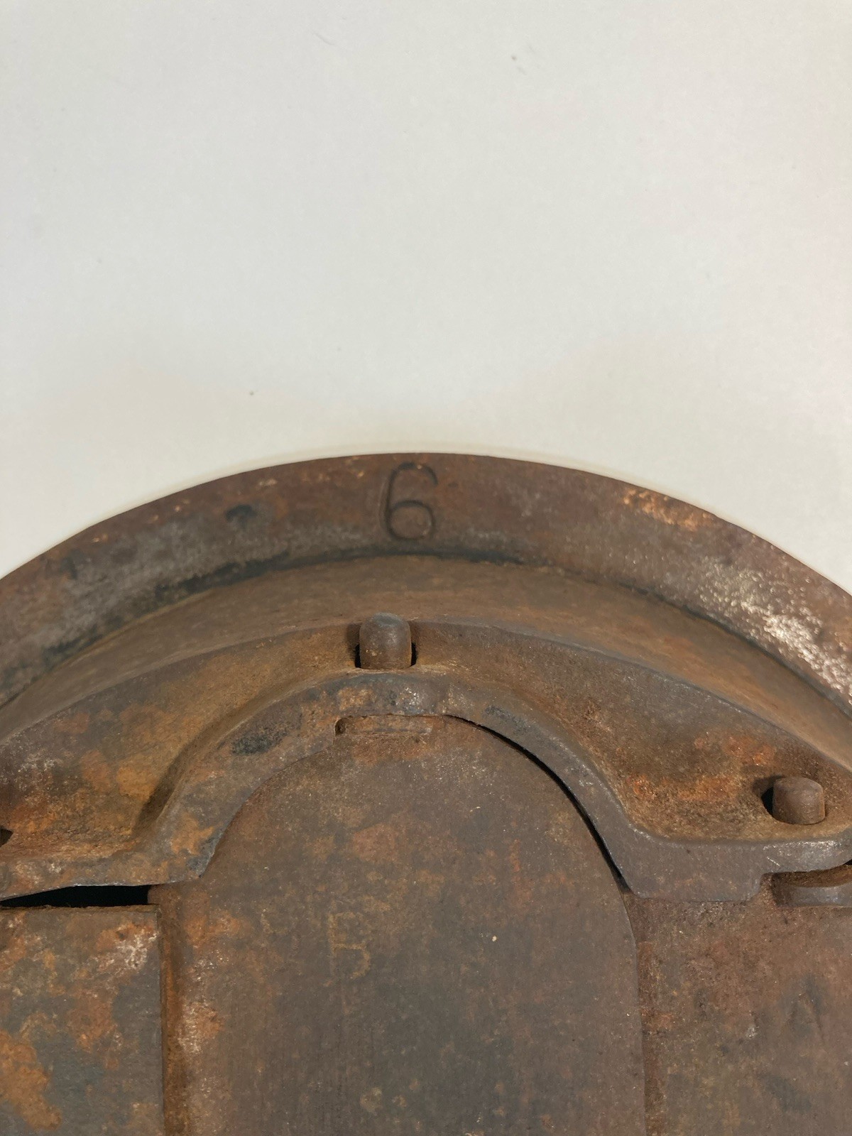 Round Cast Iron Floor Heating Grate With Working Louvers