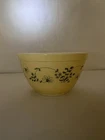 Vintage Pyrex Shenandoah # 401 750ml Yellow Green Flowers Mixing Bowl 1981-86