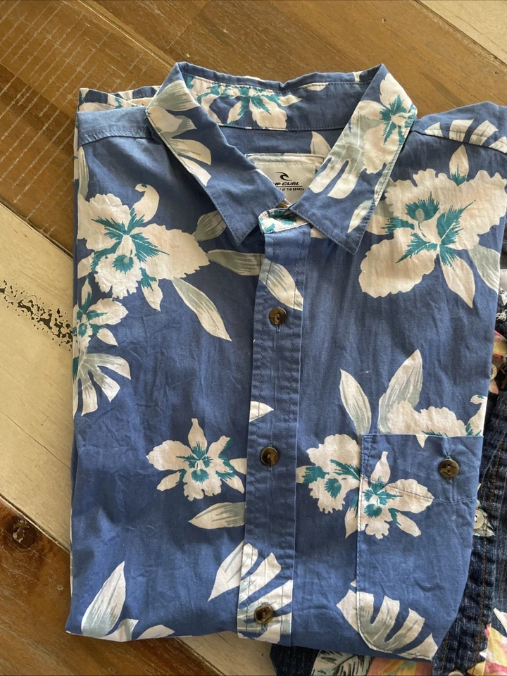 Lote de 3 camisas havaianas masculinas jovens usadas Rip Curl - Imagem 2 de 4