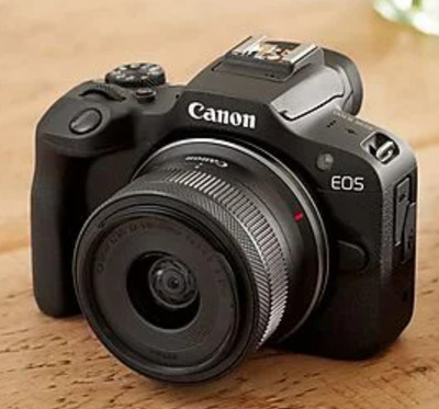Canon EOS R100 24,1 MP Spiegellose Systemkamera - Kit mit 18-45mm Objektiv