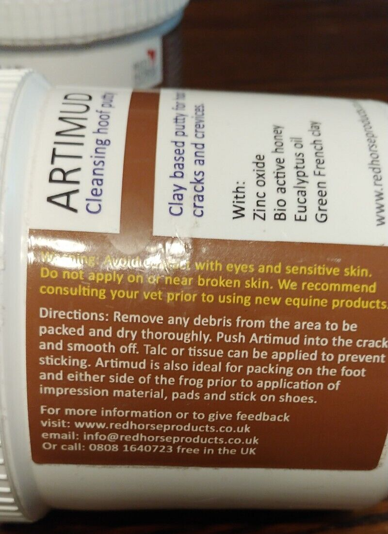 Hoof Putty Cleansing Clay Based Putty for Cracks and Crevices Hoof 2