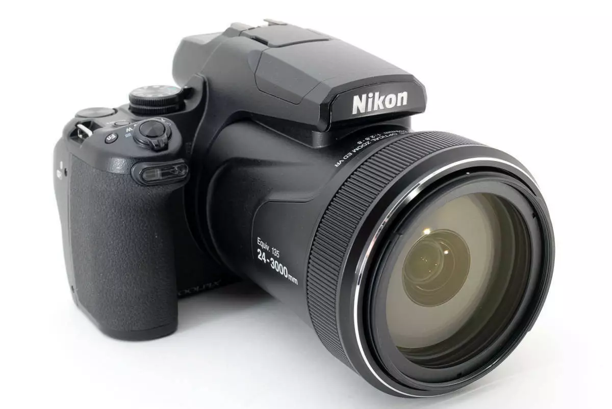 Nikon Coolpix P1000 16MP 4K Digital Camera with 125x Optical Zoom  18208265220