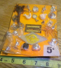 Vintage display 5c card rings charms toys #jd307