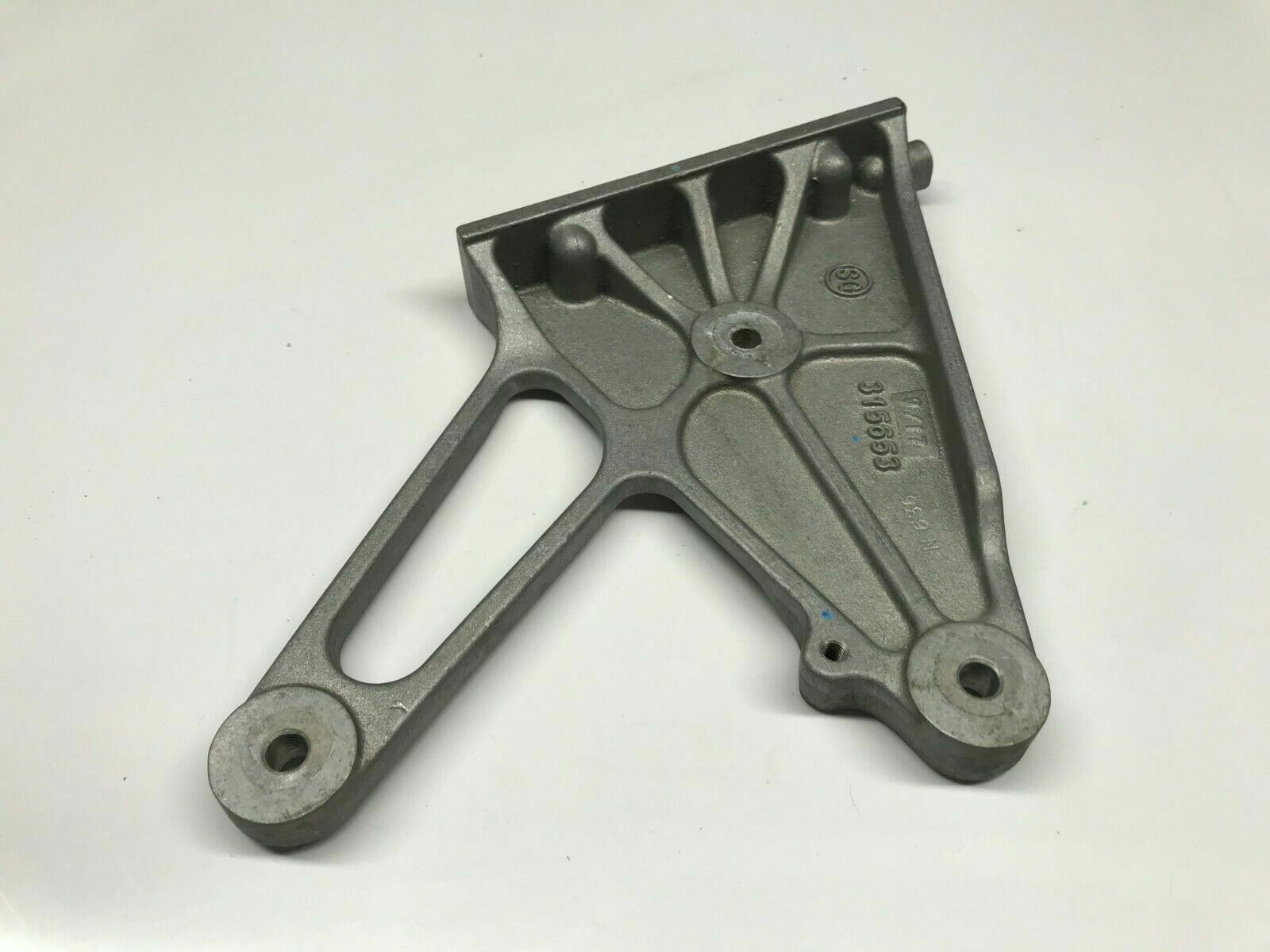 FERRARI 488 PASSENGER RIGHT TRANSMISSION OIL HEAT EXCHANGER BRACKET OEM 315653