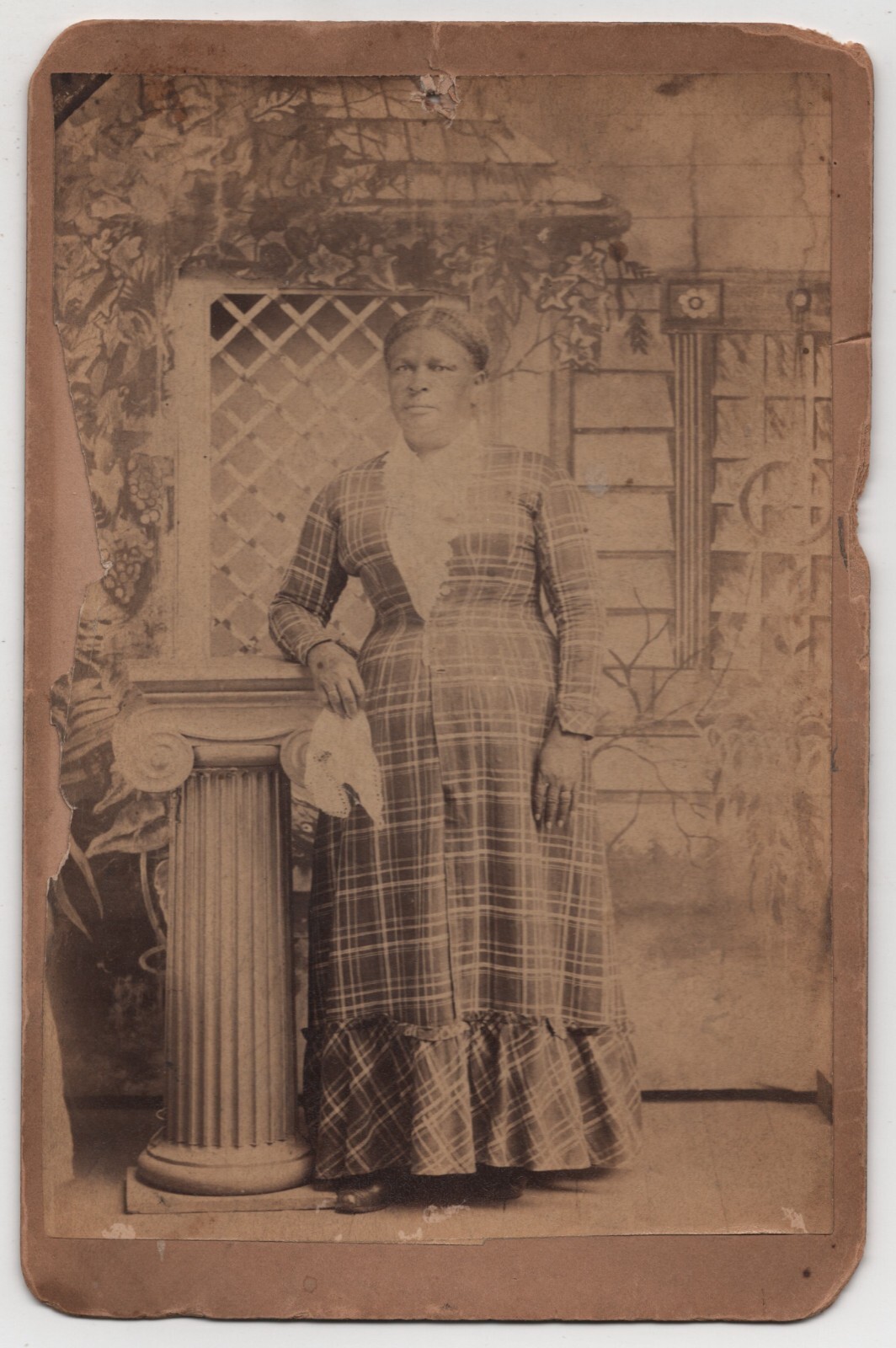 CIRCA 1880s CABINET CARD OLD AFRICAN AMERICAN LADY GRANDMA IN FANCY DRESS