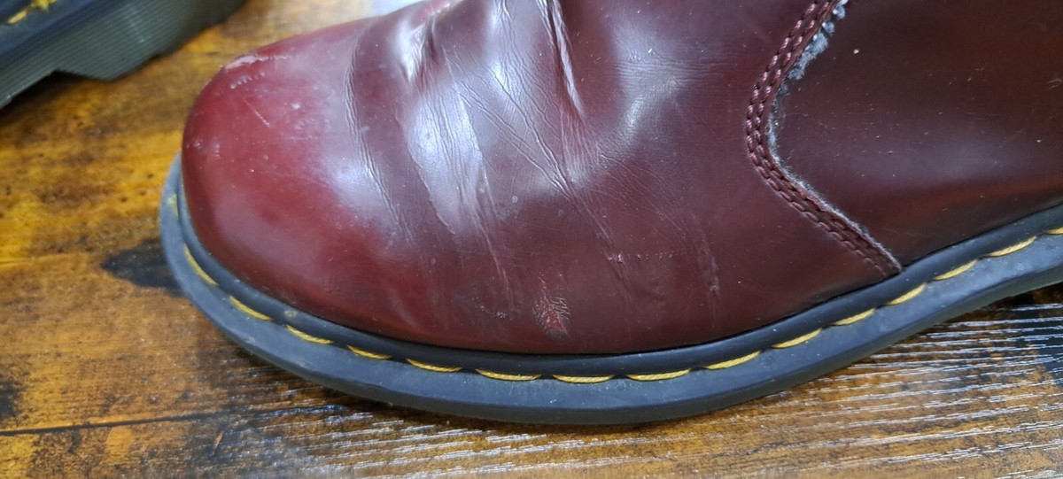 Dr Martens 2976 Vegan Chelsea Boot AW004 Cherry Red US Men display picture 2