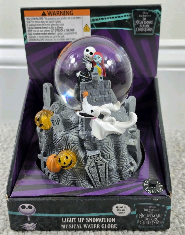 New 1993 Disney This is Halloween Tim Burton Snow Globe Light Up & Musical