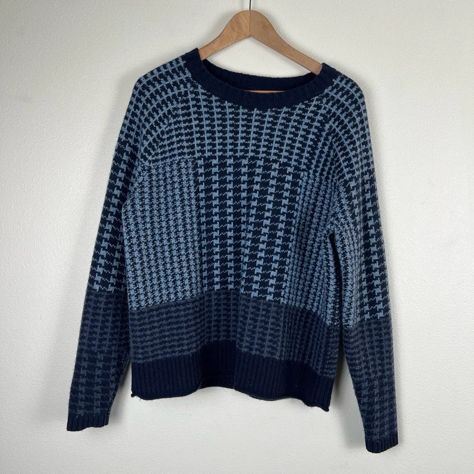 Pendleton Crewneck Sweater Mens Size Medium Blue Houndstooth Wool Cabin Cozy - Image 2 of 4