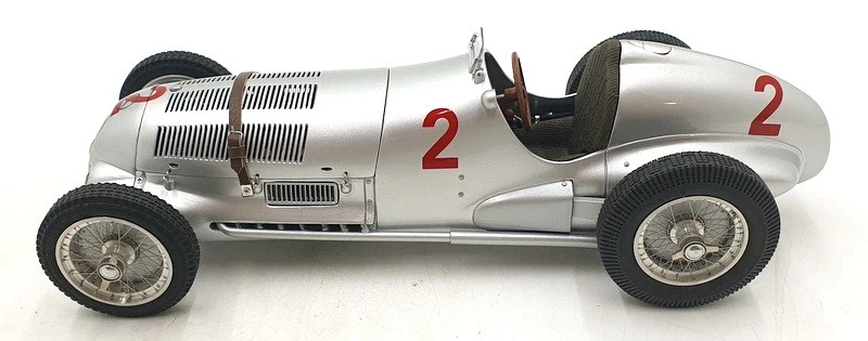 CMC 1/18 Scale M-114 Mercedes Benz W125 Donnington GP 1937 H.Lang #2 - Image 3 of 4
