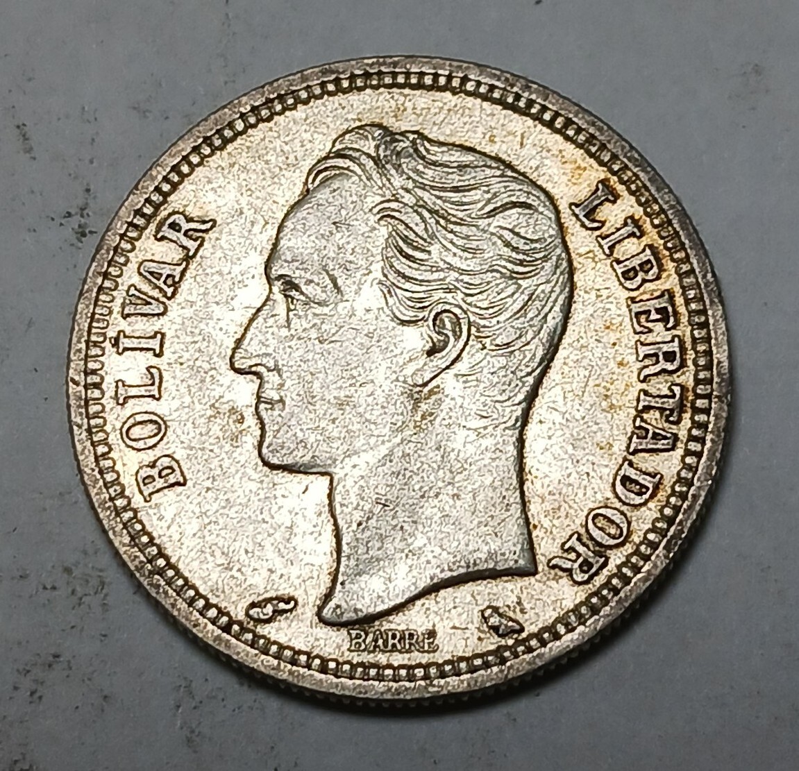 1960 Venezuela Un Bolivar - .835 Fine Silver Coin - Simon Bolivar