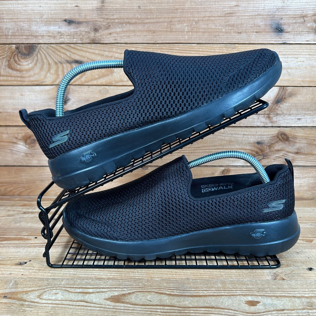 Best skechers hotsell slip on shoes