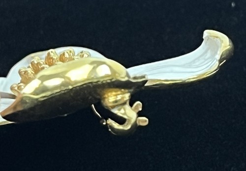CROWN TRIFARI NECKLACE/EARRINGS/BROOCH TRIO SET WHITE LUCITE METAL ENAMELD NWT - Picture 9 of 14