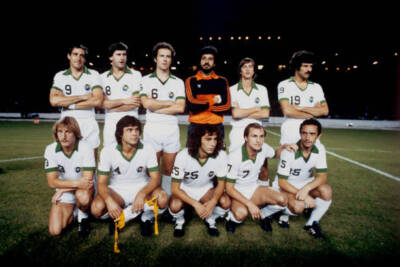 New York Cosmos team group featuring Giorgio Chinaglia Franz Becke- Old Photo