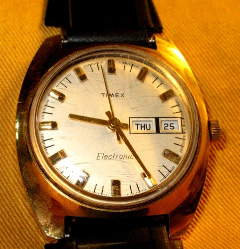 vtg.70'S TIMEX ELECTRONIC DAY/DATE ALL WORKING GOLD TONE IN EX+ COND