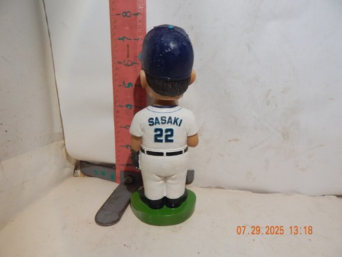Kazuhiro Sasaki #22 Bobblehead Seattle Mariners Genuine Bobble Dobbles MLB - Picture 2 of 4
