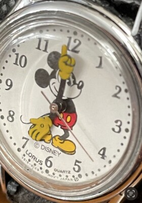 Vintage Lorus Disney Mickey Mouse Quartz Watch V515-6080 A1 , New