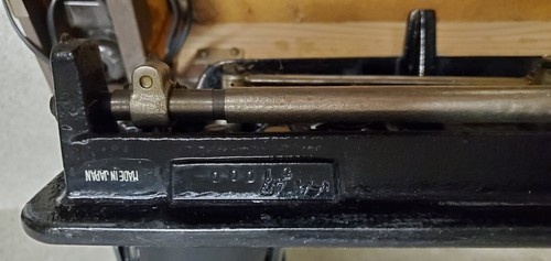 Vintage reconditioned Model LS Dressmaker sewing machine - Picture 10 of 12